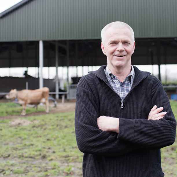 Melkveehouder Sjaak Sprangers bouwt koeienstal van de toekomst