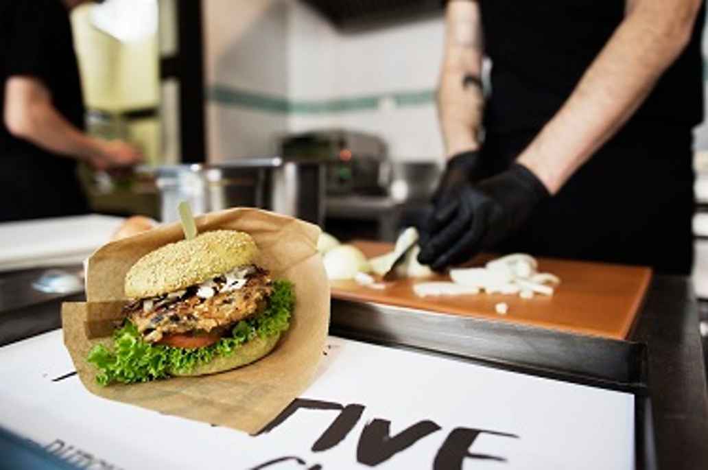 De veganistische Dutch Weed Burger - gefinancierd door Triodos Bank