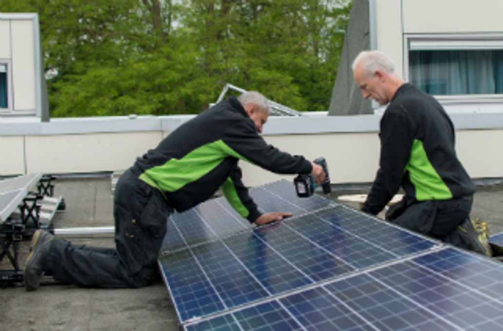 Slim Opgewekt plaatste bij zorgorganisatie ASVZ ruim 4.000 zonnepanelen.