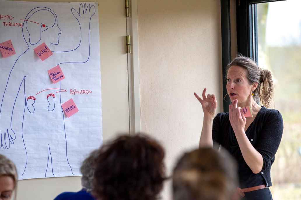 Birgit Spoorenberg, salutogenese-arts, geeft een lezing